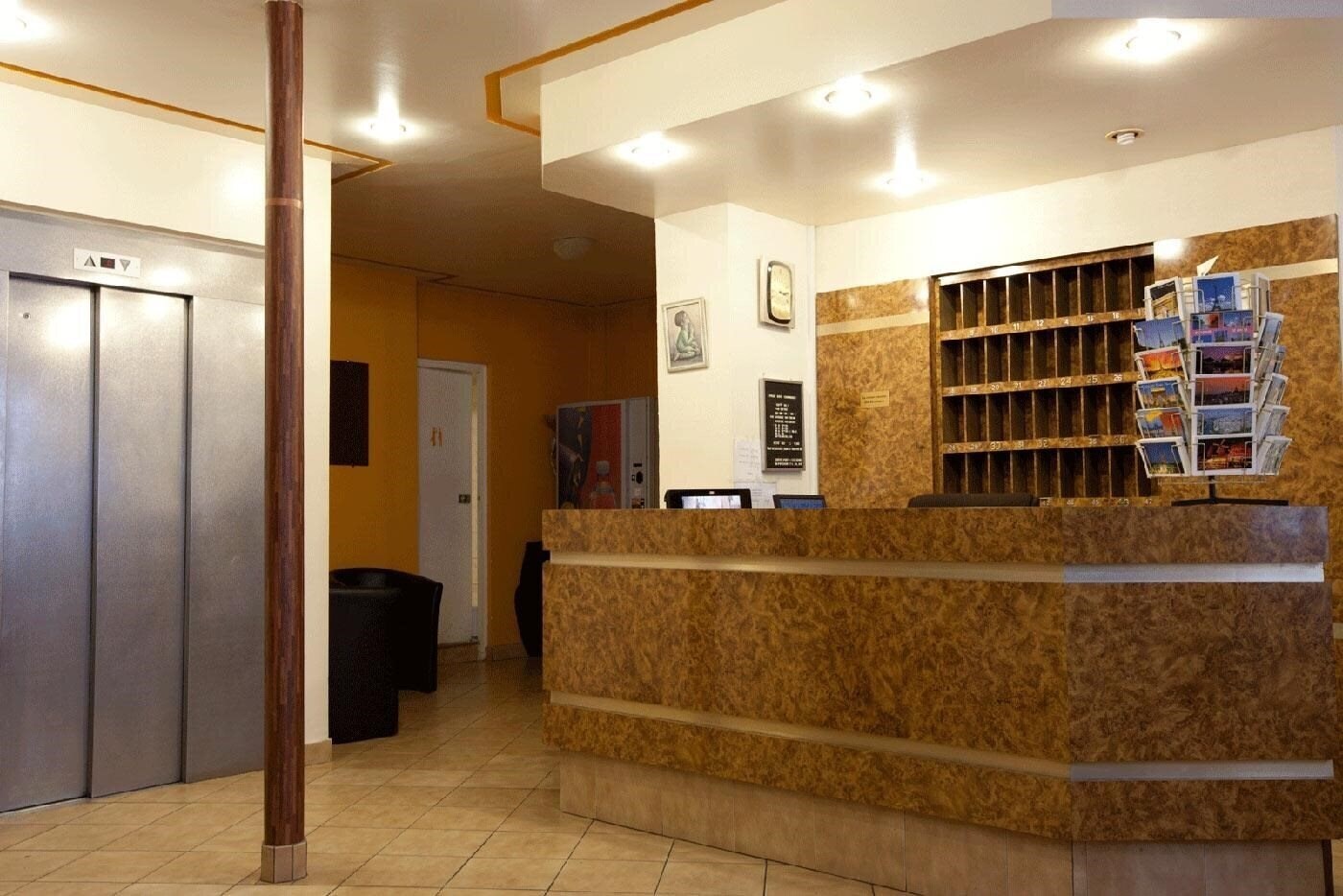 Imaginea Bristol Republique 2*